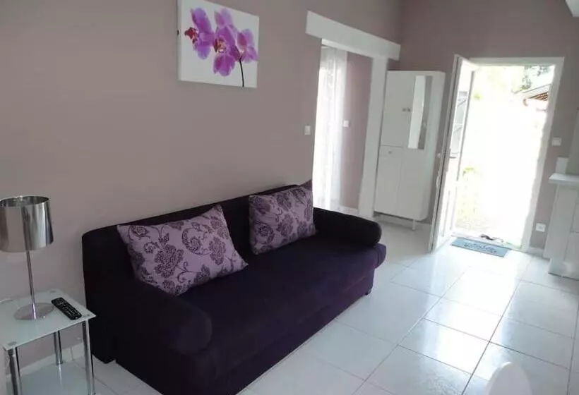 Majatalo Maisonnette Guest House