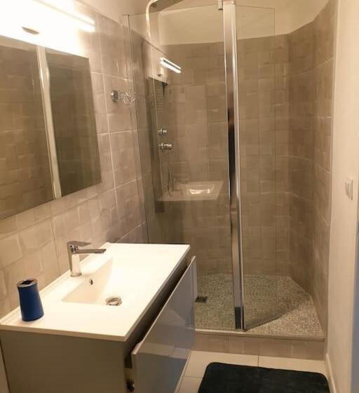 بنسيون Maisonnette Guest House