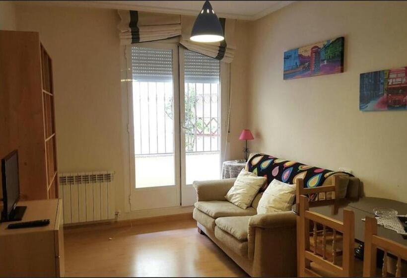 פנסיון Piso En El Casco Antiguo