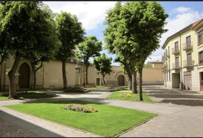 פנסיון Piso En El Casco Antiguo