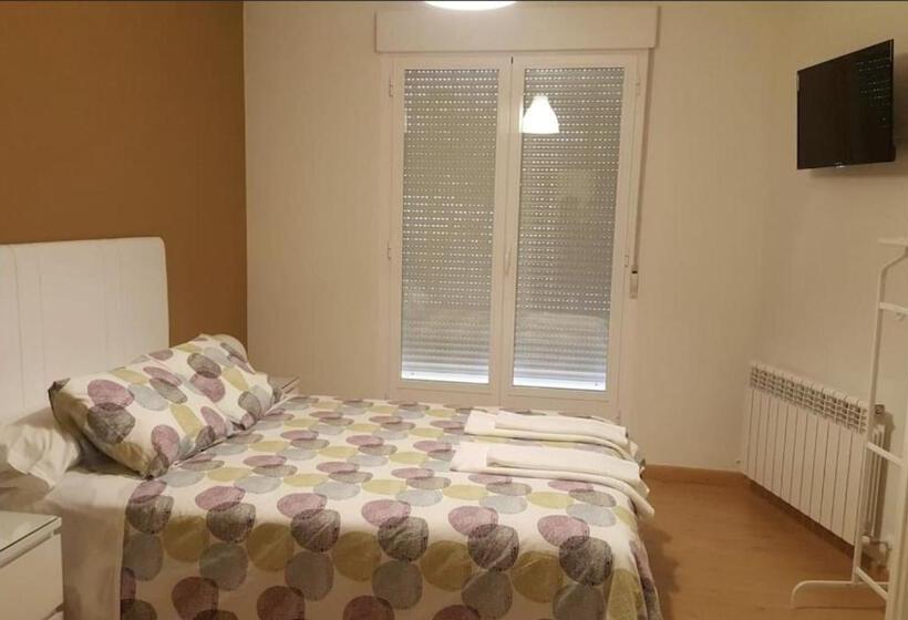 פנסיון Piso En El Casco Antiguo