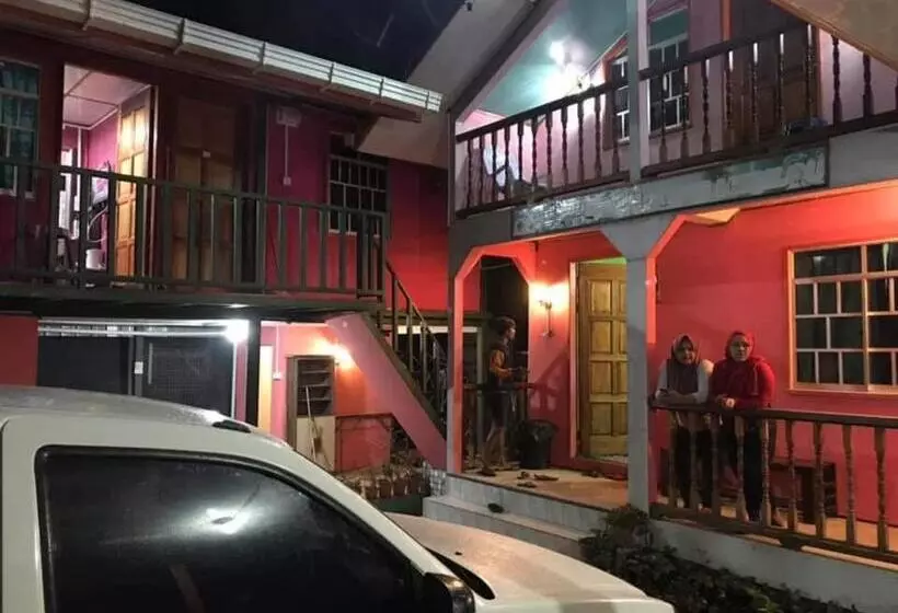 ペンション Strawberry Rest House Mesilou Kundasang