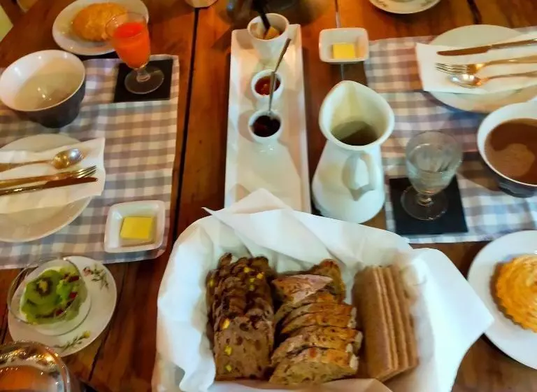 ペンション Suites De Campagne Les Eydieux, Petits Déjeuners Inclus