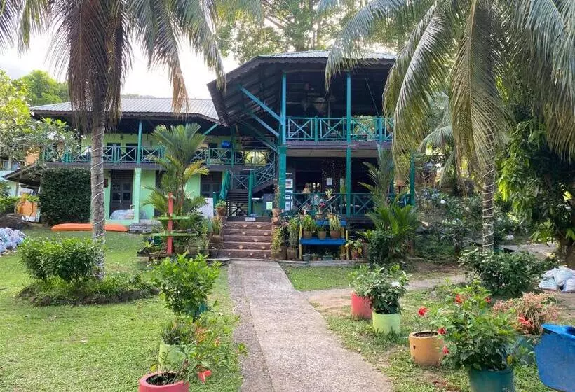 リゾートホテル Nazri S Place 2
