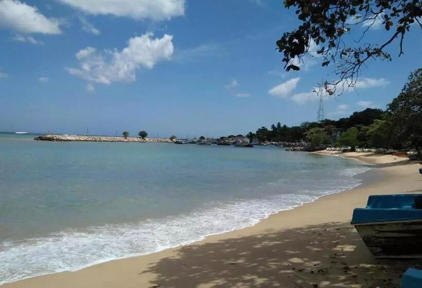 ユースホステル Parei Beach Inn