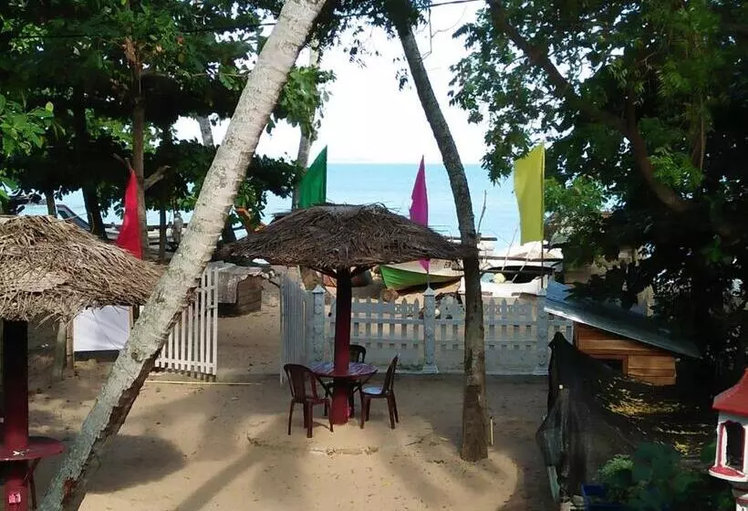 ユースホステル Parei Beach Inn