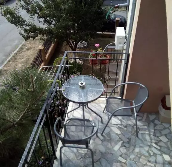 تختخواب و صبحانه Pensiunea Casa Johnelly