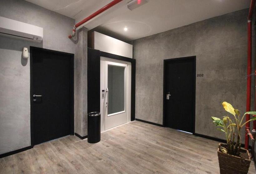 فندق 68 Boutique