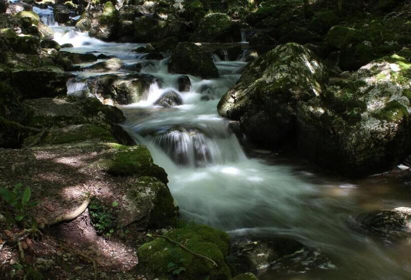 Отель La Maison Du Lac Chalain