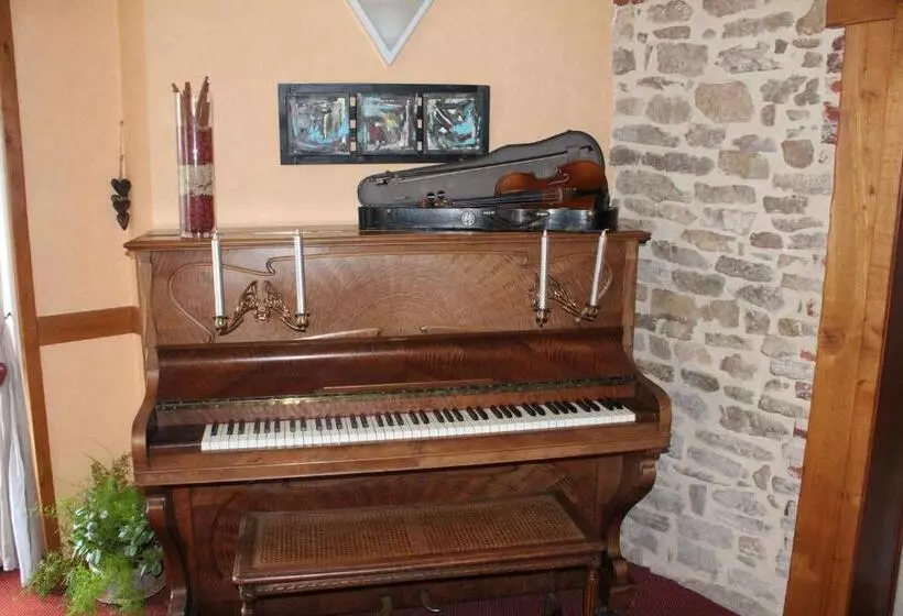 ホテル La Maison Du Lac Chalain