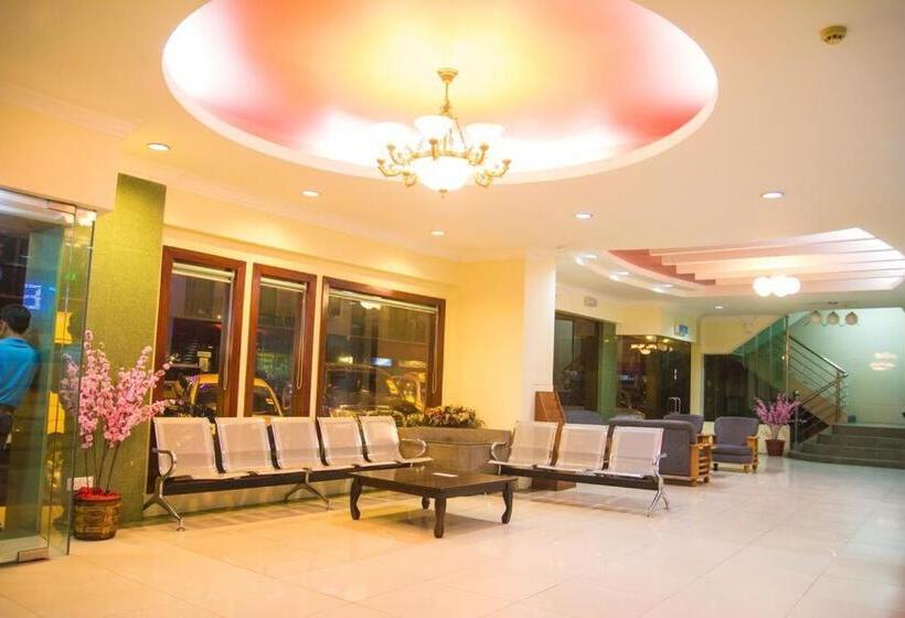 בית מלון כפרי Monaco Dynasty