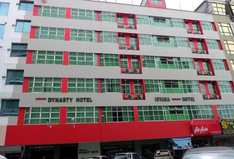 בית מלון כפרי Monaco Dynasty