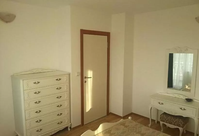 ペンション Guest House Rona Free Parking And Sea View