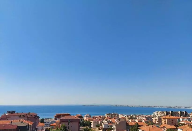 ペンション Guest House Rona Free Parking And Sea View