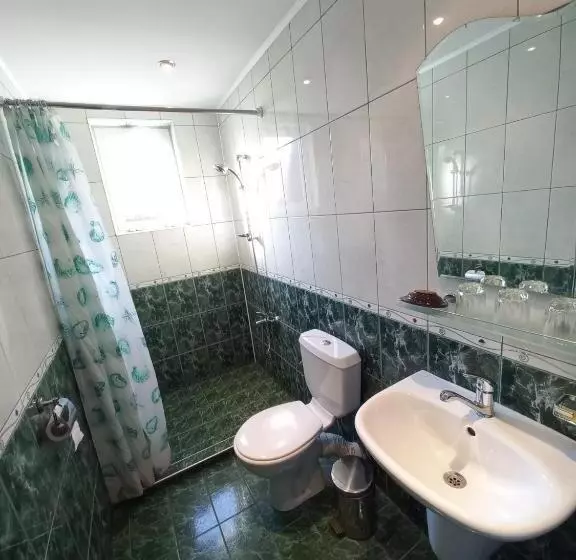 ペンション Guest House Rona Free Parking And Sea View