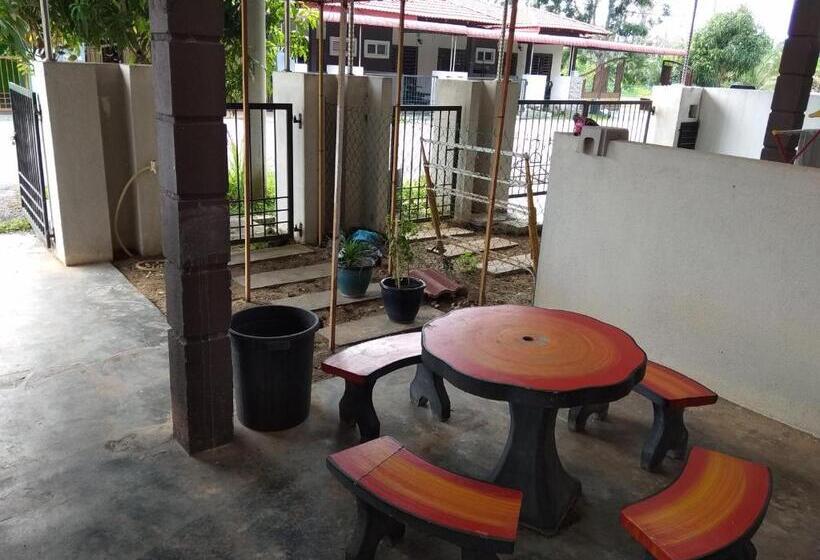 פנסיון Homestay Amsyarah