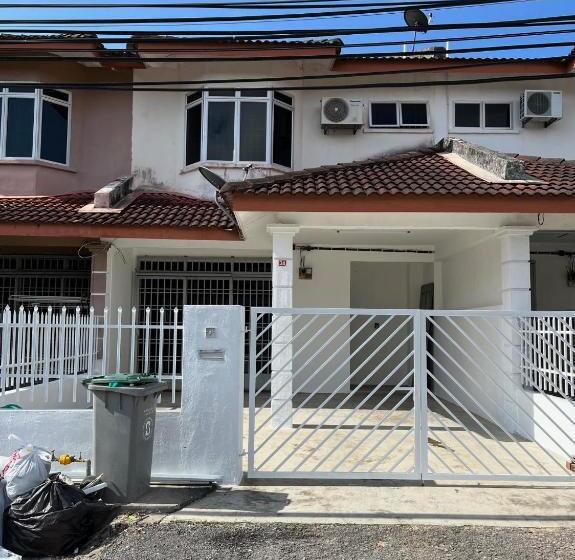 Pensió Homestay Sri Pelangi Segamat