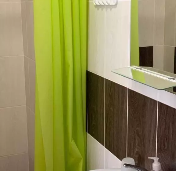 ユースホステル Lev