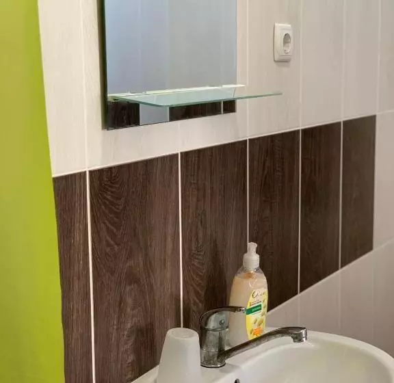 ユースホステル Lev