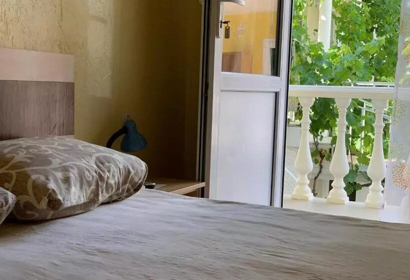 ユースホステル Lev