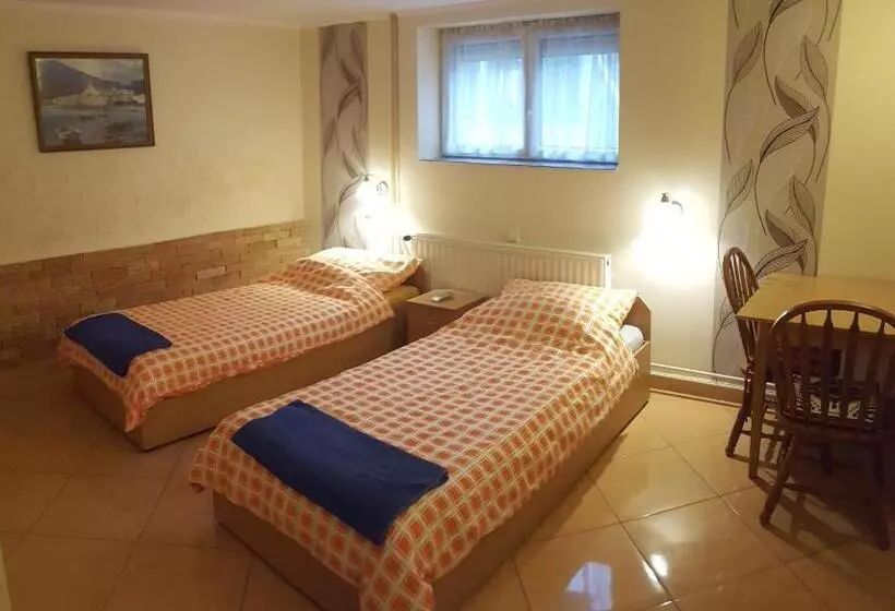 ベッドアンドブレックファースト Hársfavirág Vendégház