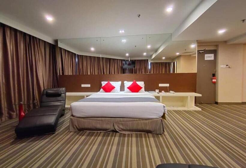 בית מלון כפרי Capital Kota Kinabalu