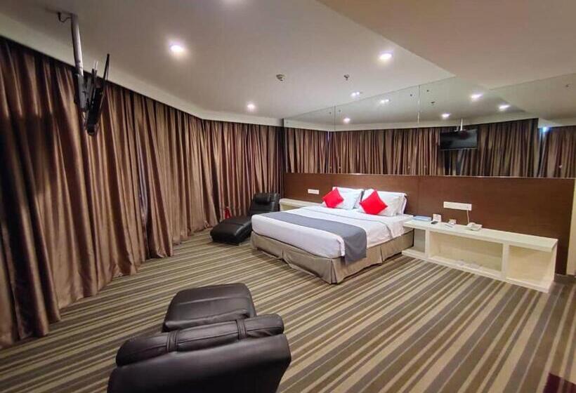 בית מלון כפרי Capital Kota Kinabalu