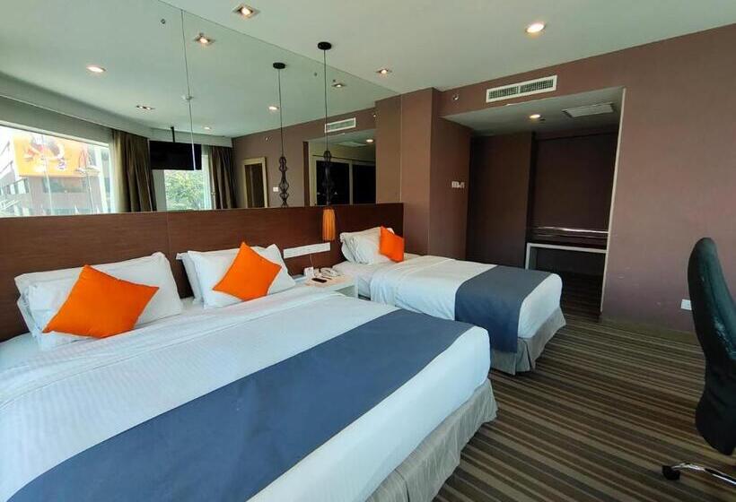 בית מלון כפרי Capital Kota Kinabalu