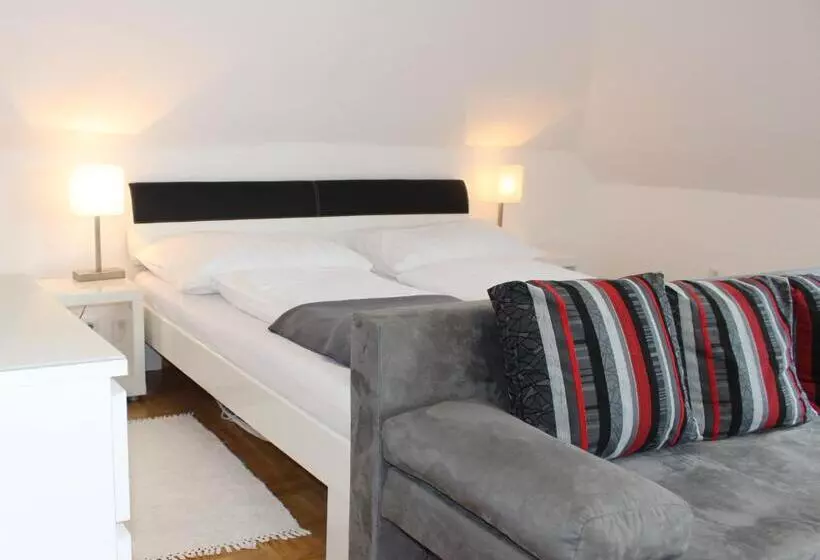 پانسیون Ferienwohnung Und Gästezimmer Korb