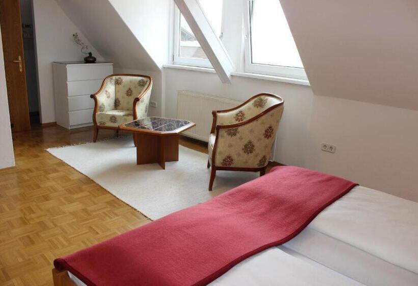 פנסיון Ferienwohnung Und Gästezimmer Korb