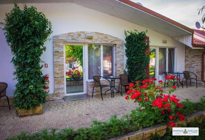 Пансион Steaua Apelor Family Resort