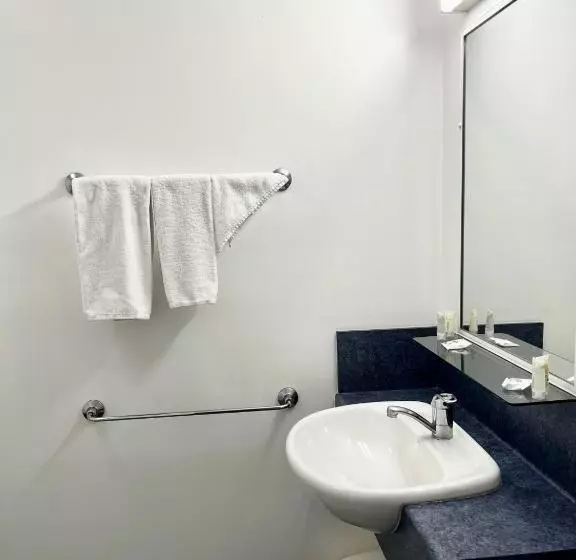Banana Hotel Motel