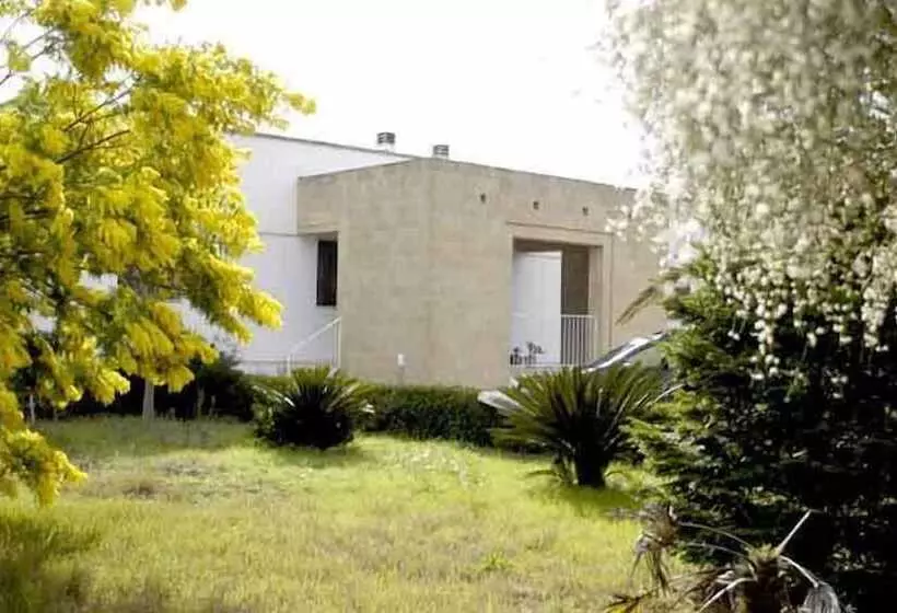 Aamiaismajoitus (B&B) Casa Karina Sun&pool&relax