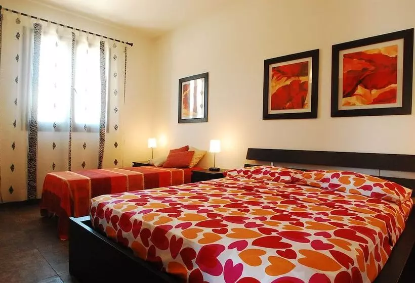 Aamiaismajoitus (B&B) Casa Karina Sun&pool&relax