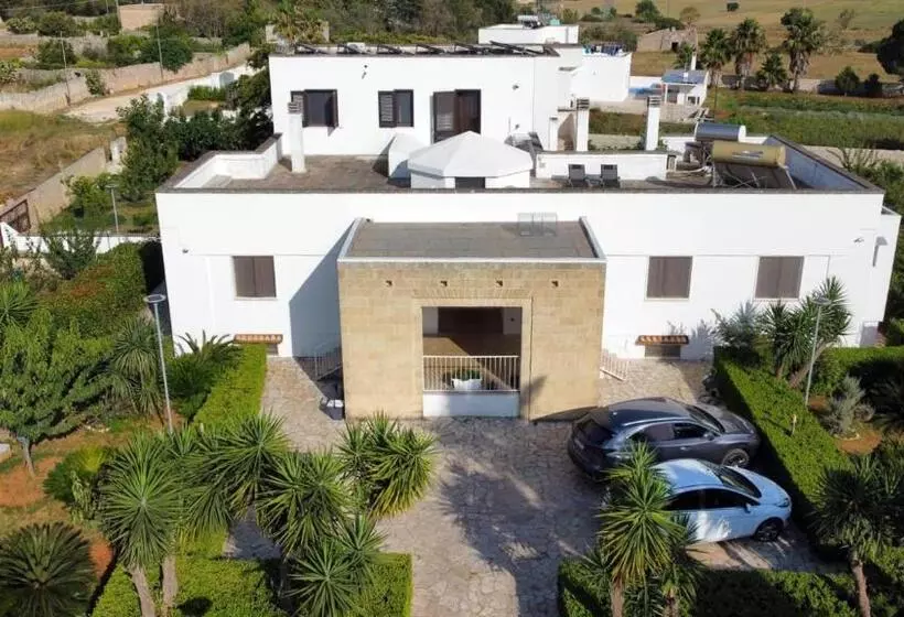 Aamiaismajoitus (B&B) Casa Karina Sun&pool&relax