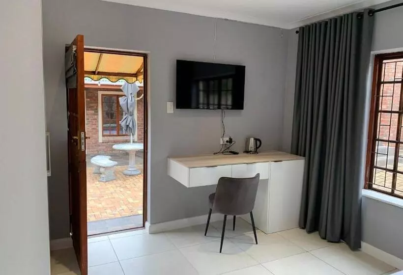 تختخواب و صبحانه Green Pastures Guesthouse