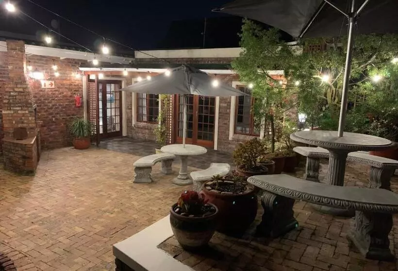 تختخواب و صبحانه Green Pastures Guesthouse