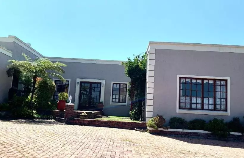 تختخواب و صبحانه Green Pastures Guesthouse