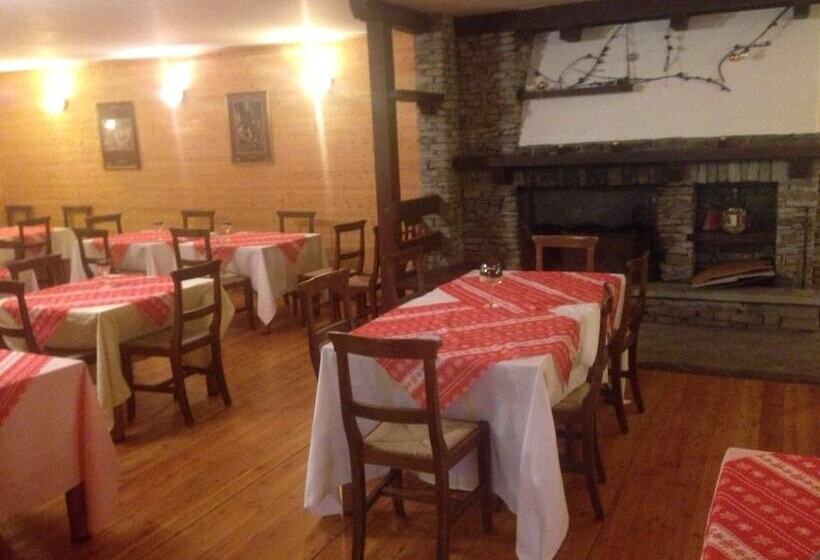 فندق Baita Della Luna