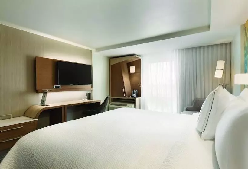 هتل Courtyard By Marriott El Paso East/i 10