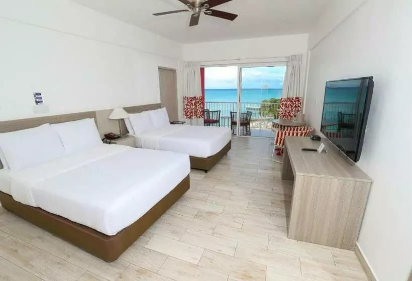 هتل Grand Decameron Cornwall Beach, A Trademark All Inclusive Resort