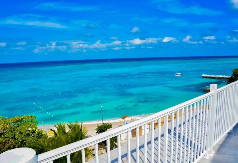 هتل Grand Decameron Cornwall Beach, A Trademark All Inclusive Resort