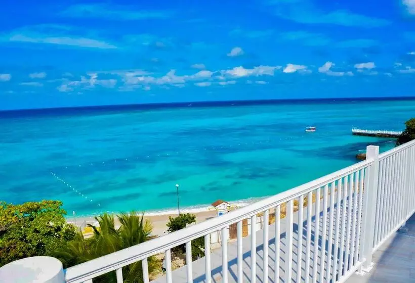 هتل Grand Decameron Cornwall Beach, A Trademark All Inclusive Resort