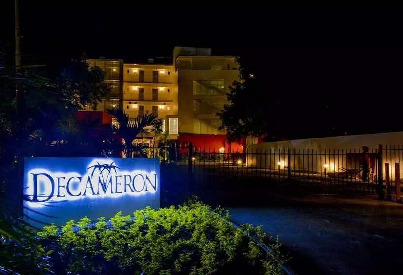 هتل Grand Decameron Cornwall Beach, A Trademark All Inclusive Resort