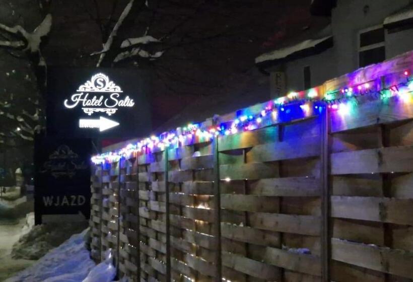 בית מלון כפרי Salis Resort