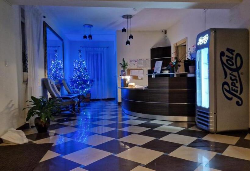 בית מלון כפרי Salis Resort