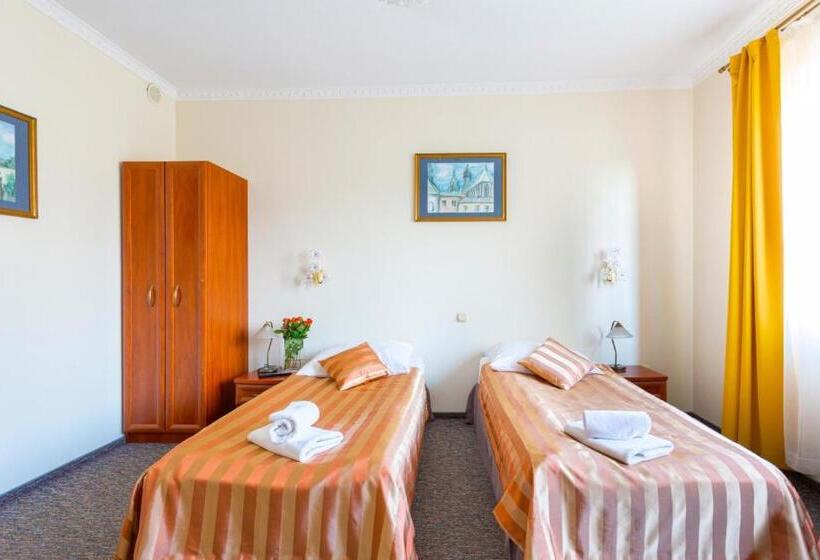 בית מלון כפרי Salis Resort