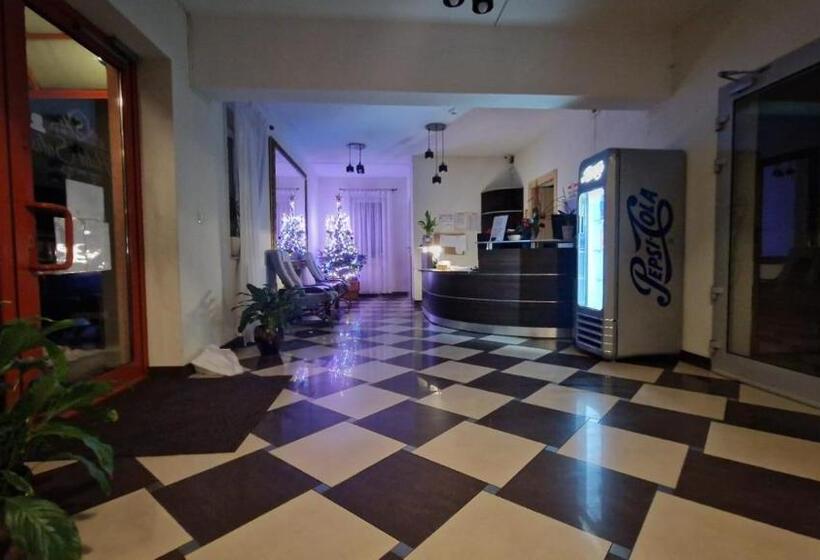 בית מלון כפרי Salis Resort