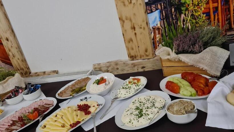 בית מלון כפרי Salis Resort