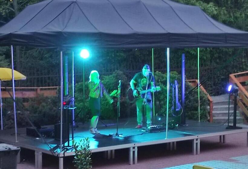 בית מלון כפרי Salis Resort